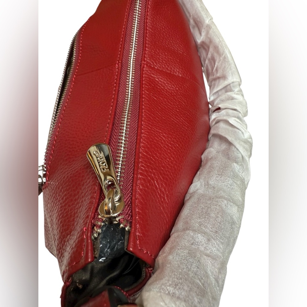 S-zone Red Leather Shoulder Bag with silvertone hardware. - Picture 6 of 14